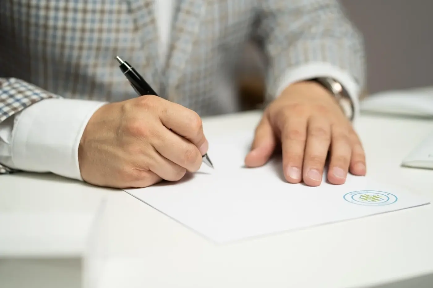 Qui doit publier une annonce légale, et que risque-t-on sans elle ?